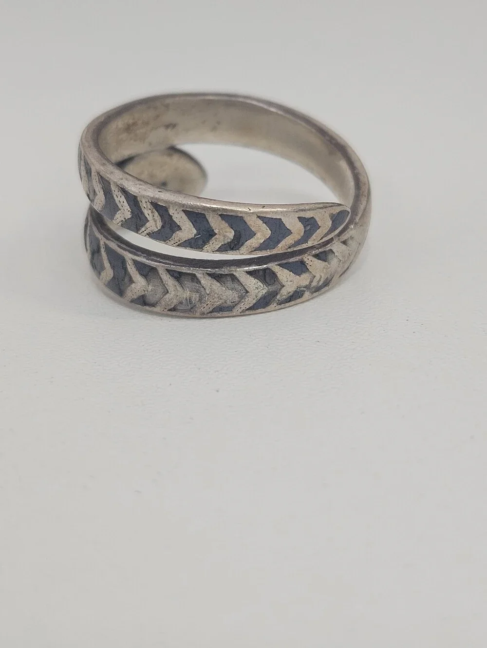 Sterling Silver Native Style Coiled Snake Wrap Ring Oxidized 925 Vintage Chevron